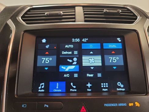 Used 2017 Ford Explorer Limited image 16