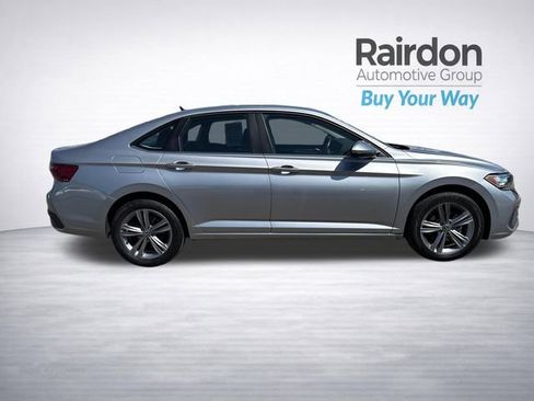 Used 2024 Volkswagen Jetta SE FWD image 8
