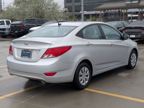 Used 2016 Hyundai Accent SE FWD image 5