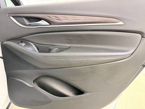 Used 2024 Buick Enclave Avenir AWD/4WD image 39