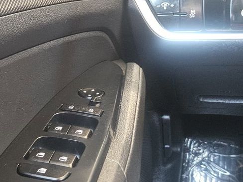 Used 2023 Kia Sportage LX image 15