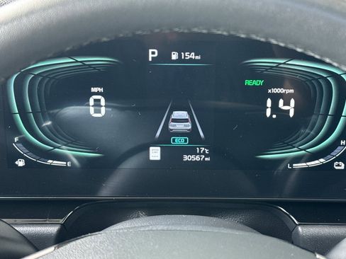 Used 2023 Kia Niro EX Touring image 29