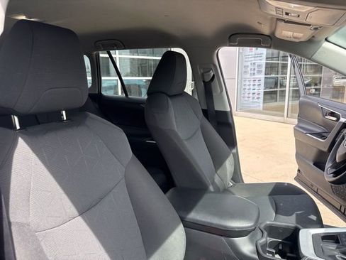 Used 2024 Toyota RAV4 XLE image 34