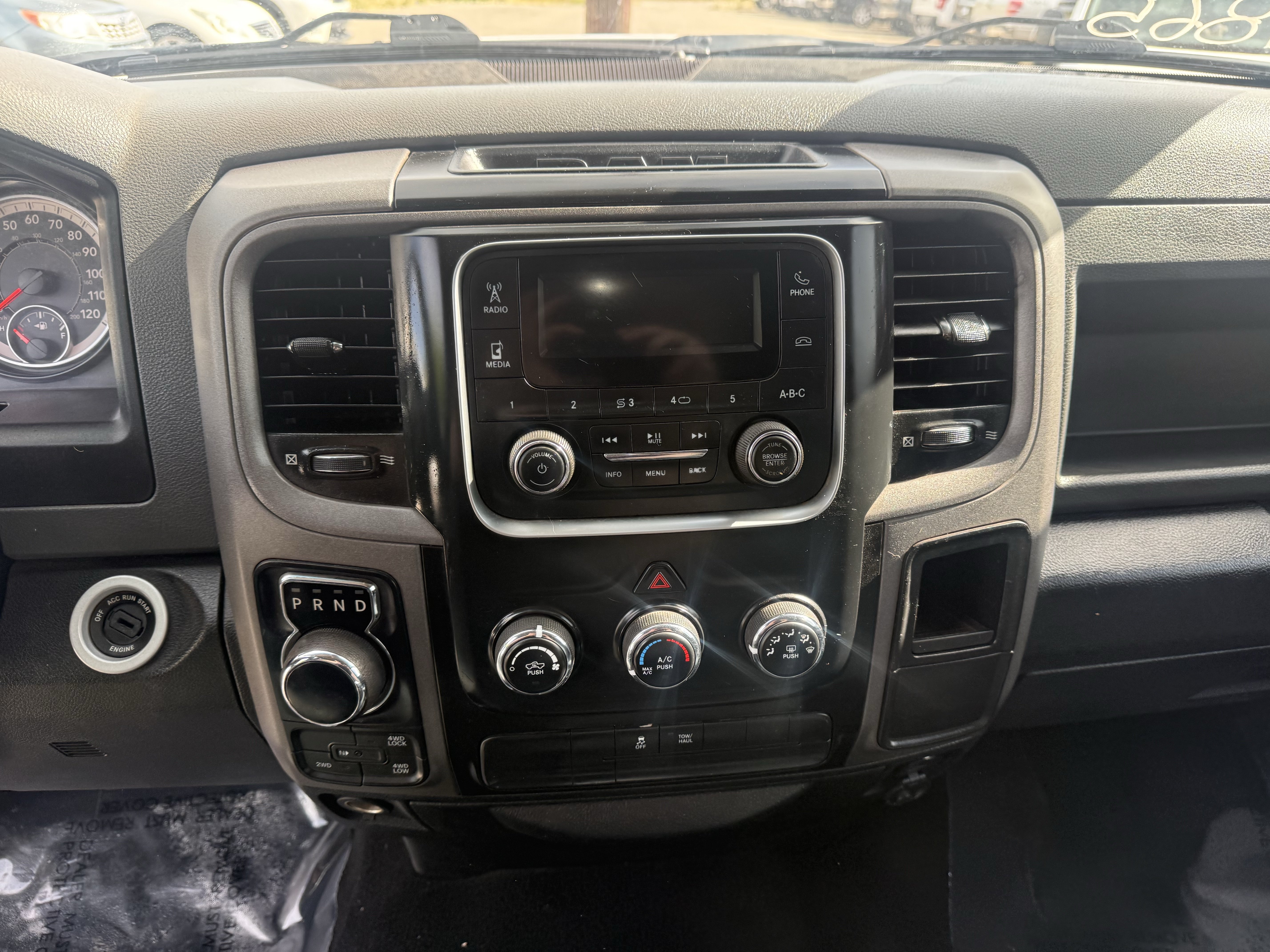Used 2018 RAM 1500 Express AWD/4WD image 15