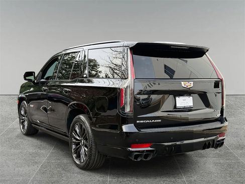 Used 2023 Cadillac Escalade V image 12