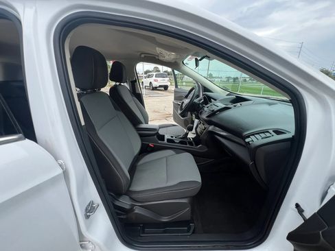 Used 2017 Ford Escape SE FWD image 23