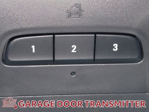 Used 2022 Chevrolet Traverse RS image 31