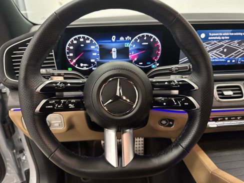 Certified 2025 Mercedes-Benz GLS 450 4MATIC image 28