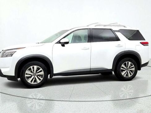 Used 2025 Nissan Pathfinder SL AWD/4WD image 8