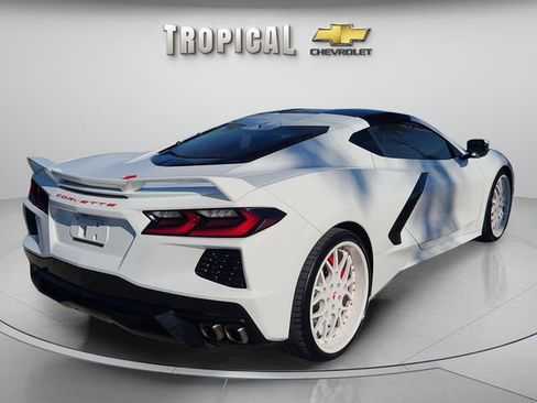 Used 2021 Chevrolet Corvette Stingray Preferred Cpe w/ Engine Appearance Package RWD image 3