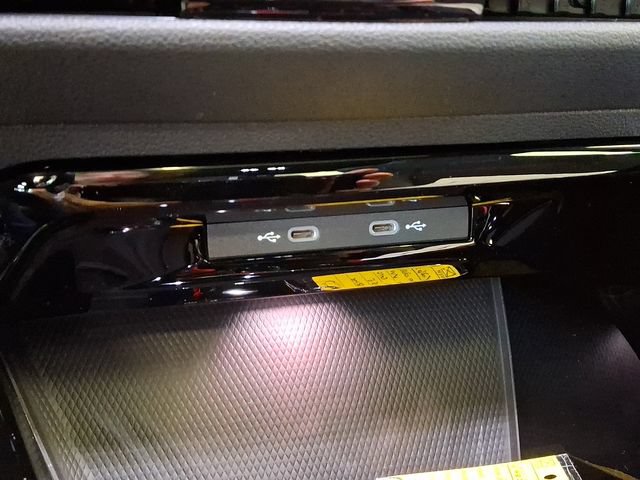 New 2026 Volkswagen GTI SE FWD image 19