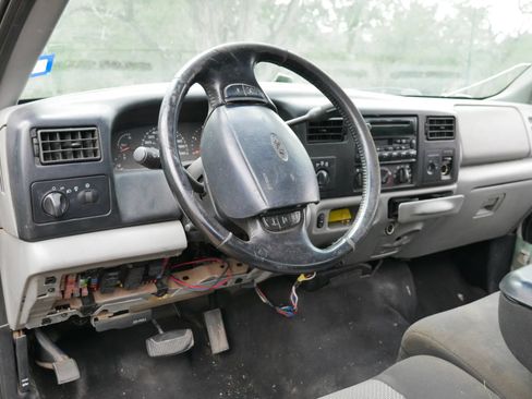 Used 2002 Ford F250 4x4 SuperCab Super Duty image 9