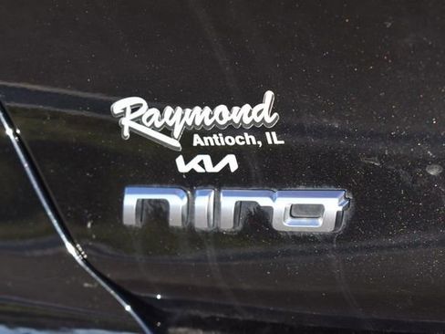 Used 2022 Kia Niro EX image 14