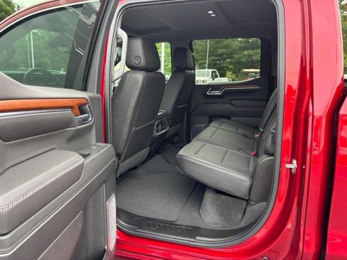 Used 2023 GMC Sierra 1500 Denali w/ Technology Package AWD/4WD image 10