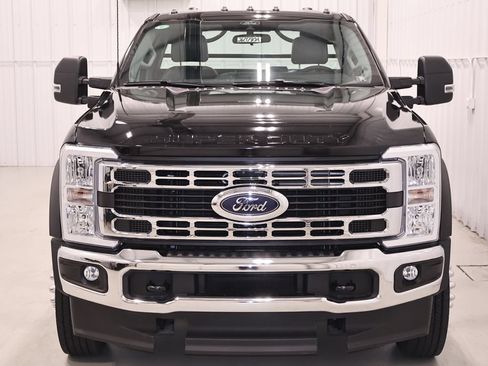 Certified 2025 Ford F550 4x4 Regular Cab Super Duty image 5