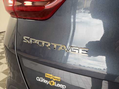 Used 2022 Kia Sportage EX AWD/4WD image 16