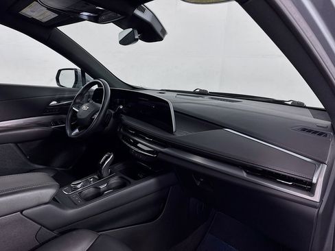 Used 2025 Cadillac XT4 Premium Luxury image 30