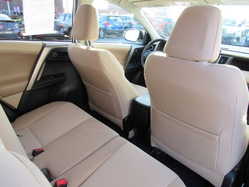 Used 2013 Toyota RAV4 XLE image 25