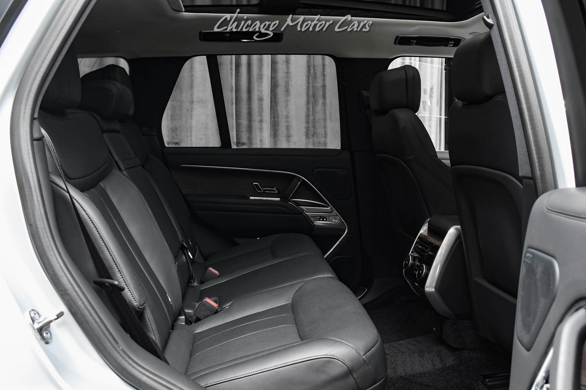 Used 2024 Land Rover Range Rover SE AWD/4WD image 27