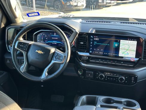 Used 2025 Chevrolet Silverado 2500 LT w/ Convenience Package image 18