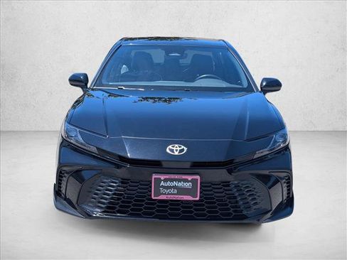 Used 2025 Toyota Camry SE w/ Convenience Package AWD/4WD image 2