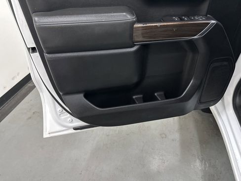 Used 2020 Chevrolet Silverado 1500 LT image 31