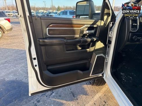 Used 2024 RAM 2500 Laramie AWD/4WD image 26