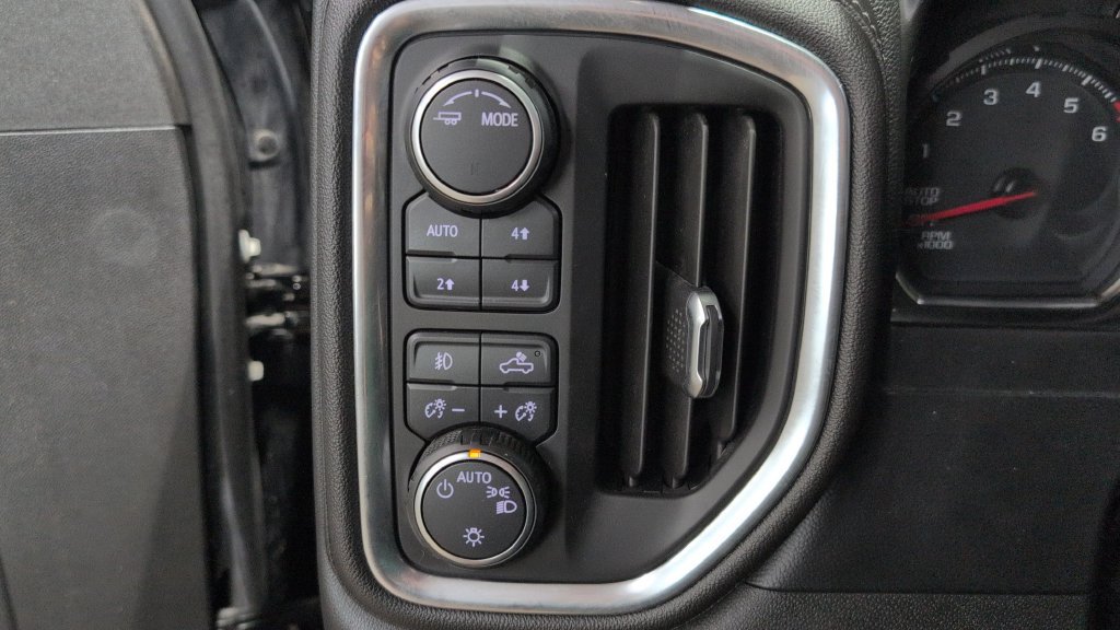Used 2021 Chevrolet Silverado 1500 RST AWD/4WD image 9