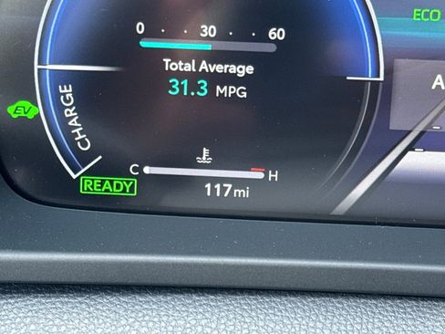 Certified 2025 Toyota Crown Signia image 3