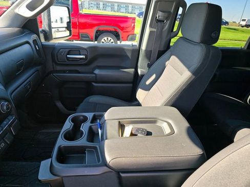 Used 2024 Chevrolet Silverado 2500 Custom w/ Custom Value Package AWD/4WD image 23