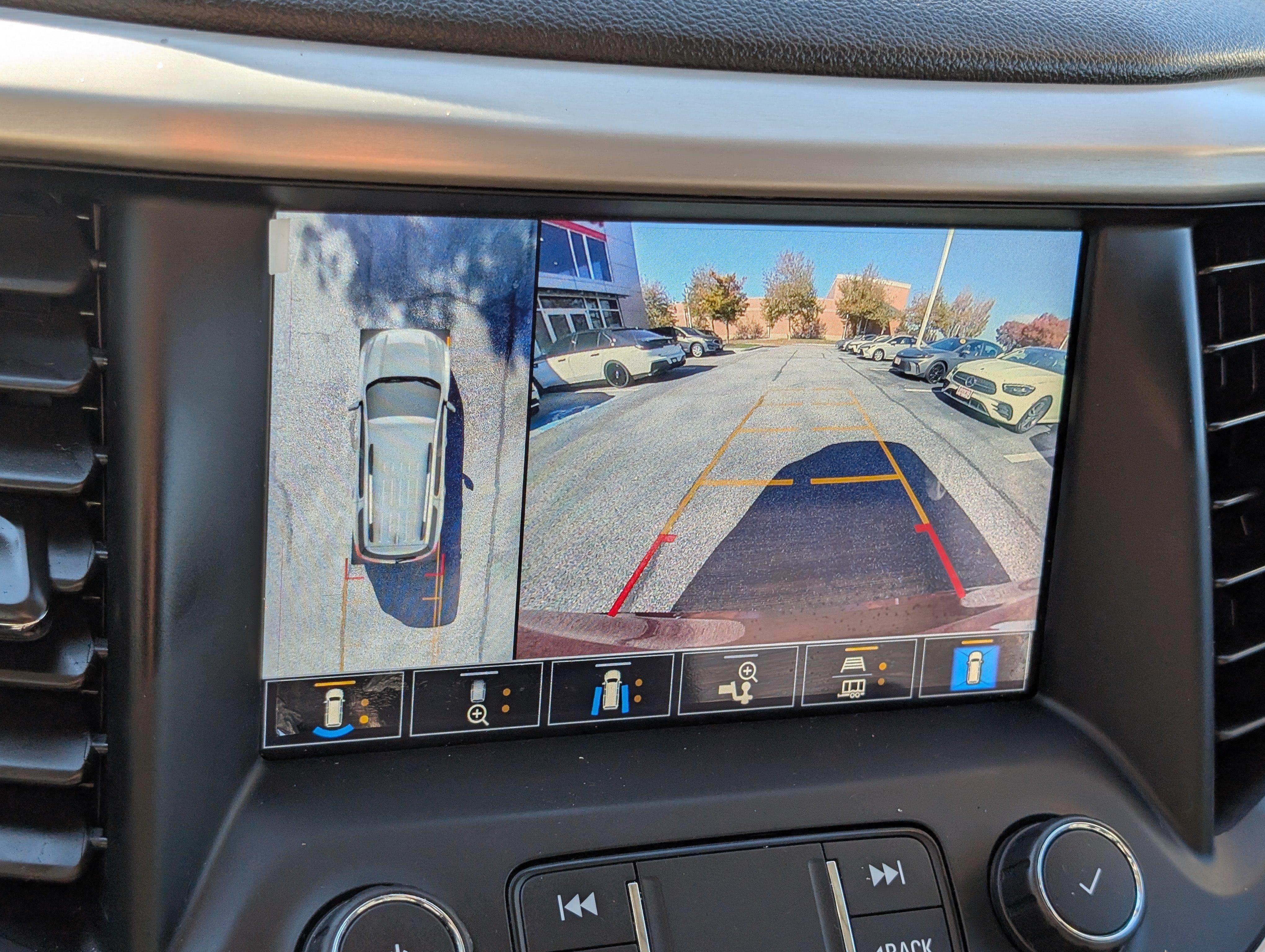 Used 2021 GMC Acadia Denali w/ Denali Ultimate Package AWD/4WD image 34