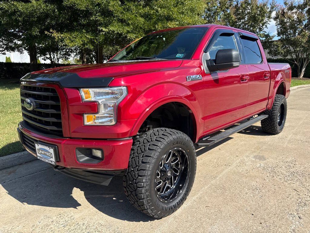 Used 2017 Ford F150 XLT w/ Equipment Group 301A Mid AWD/4WD image 4
