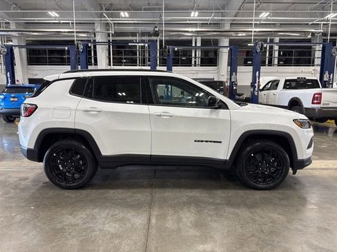 New 2025 Jeep Compass Latitude w/ Altitude Special Edition image 2