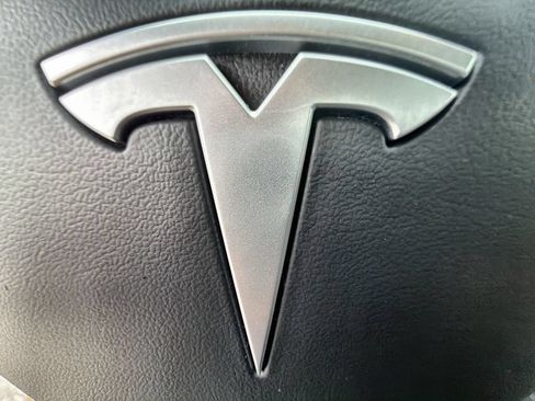 Used 2024 Tesla Model Y Long Range RWD image 15