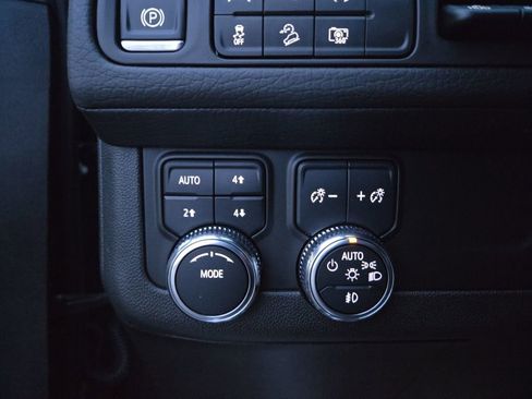 Used 2023 GMC Yukon XL Denali image 26