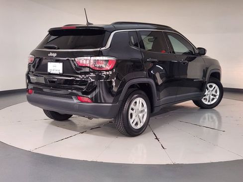 Used 2019 Jeep Compass Sport FWD image 2