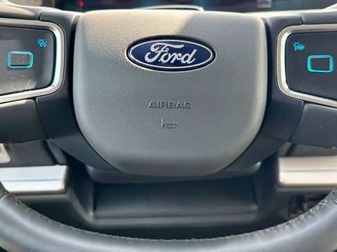 Used 2025 Ford Expedition Active AWD/4WD image 17