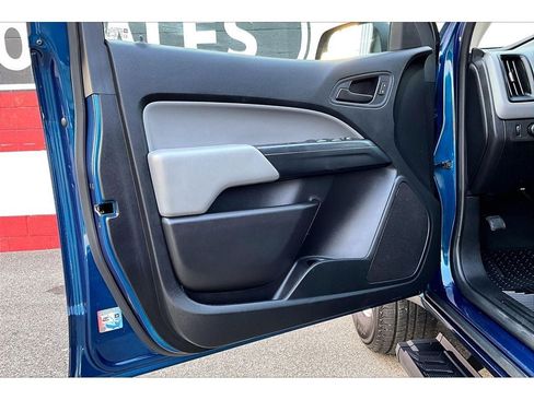 Used 2019 Chevrolet Colorado W/T w/ WT Convenience Package RWD image 18