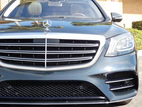 Used 2018 Mercedes-Benz S 560 Sedan image 16