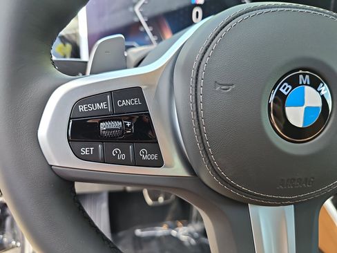 New 2026 BMW X5 xDrive40i w/ M Sport Package AWD/4WD image 19