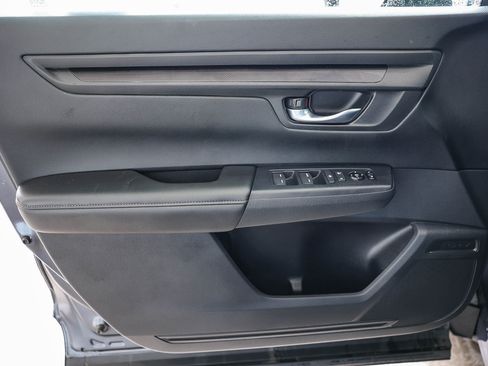 Used 2025 Honda CR-V LX image 25