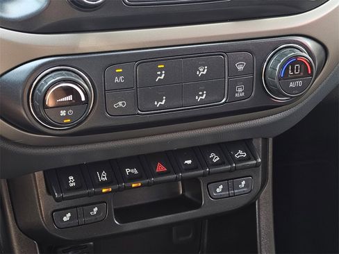 Used 2021 Chevrolet Colorado Z71 w/ Safety Package image 27