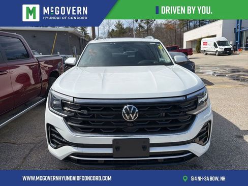 Used 2025 Volkswagen Atlas SEL Premium R-Line image 6