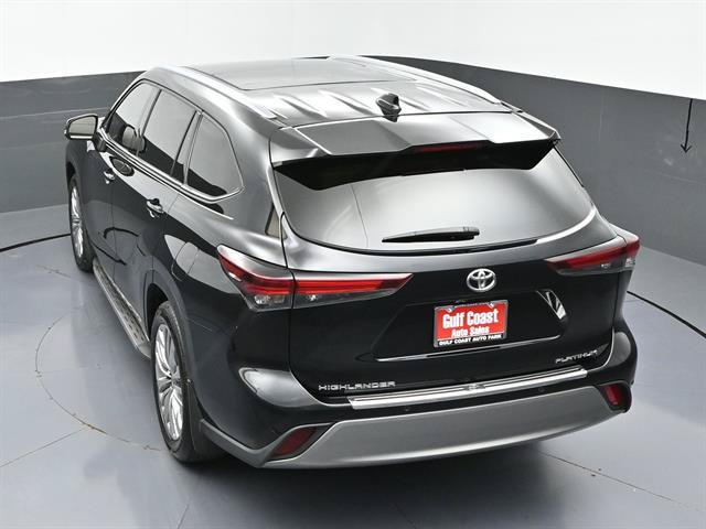 Used 2024 Toyota Highlander Platinum FWD image 43