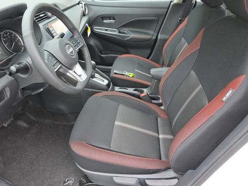 New 2025 Nissan Versa SR w/ Trunk Package image 27
