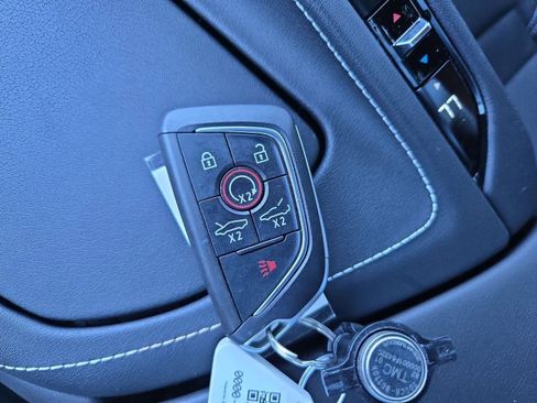 Used 2023 Chevrolet Corvette Stingray Coupe w/ Z51 Performance Package image 28