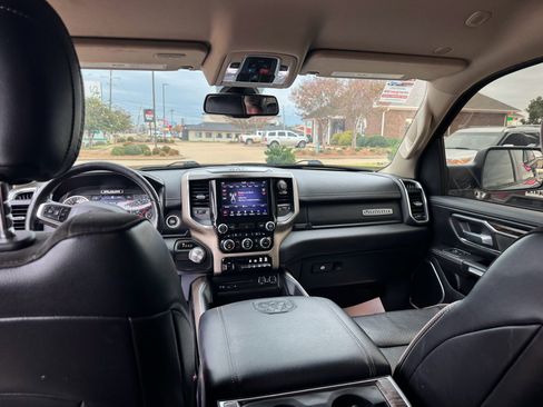Used 2019 RAM 1500 Laramie image 17