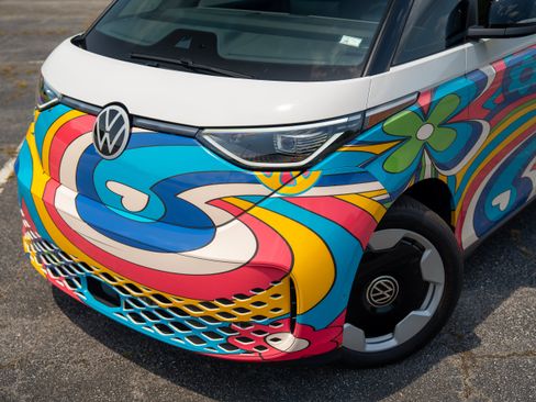 Used 2025 Volkswagen ID. Buzz Pro S RWD image 12