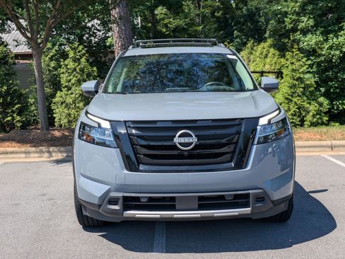 Used 2024 Nissan Pathfinder Platinum w/ Black Appearance Package FWD image 7