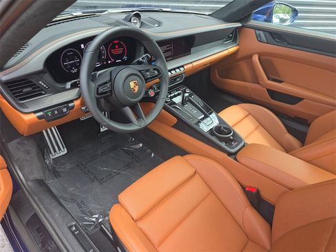 Used 2025 Porsche 911 Carrera GTS image 4